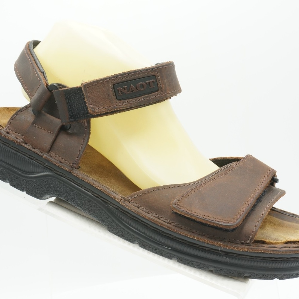 Naot Size 11 Brown Strappy Sandals Mens C1C B29